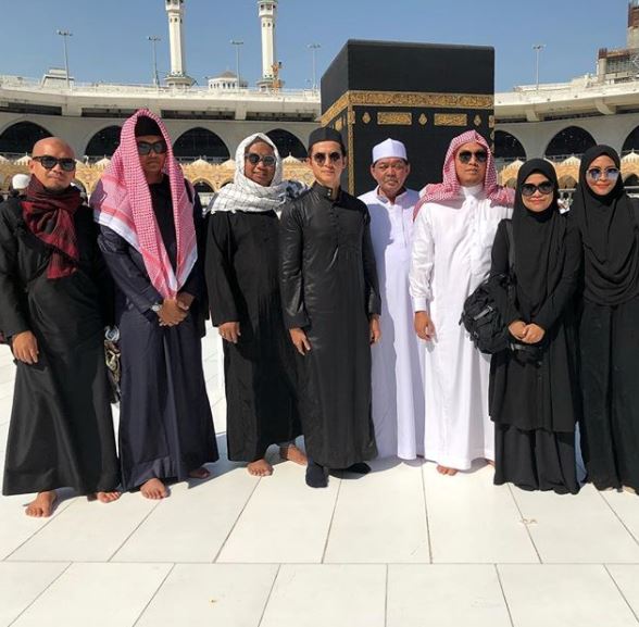 apa sebenarnya status hubungan siti nordiana dan zoey rahman ?