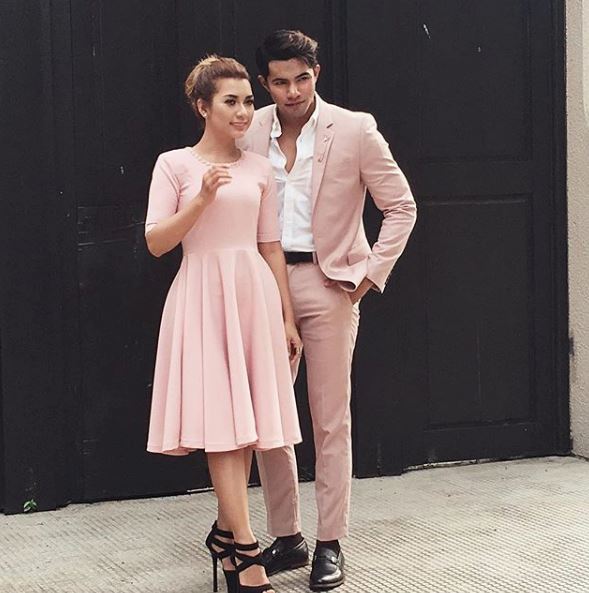 zara sentiasa buat saya tersenyum. jarak empat tahun bukan halangan sebagai kekasih