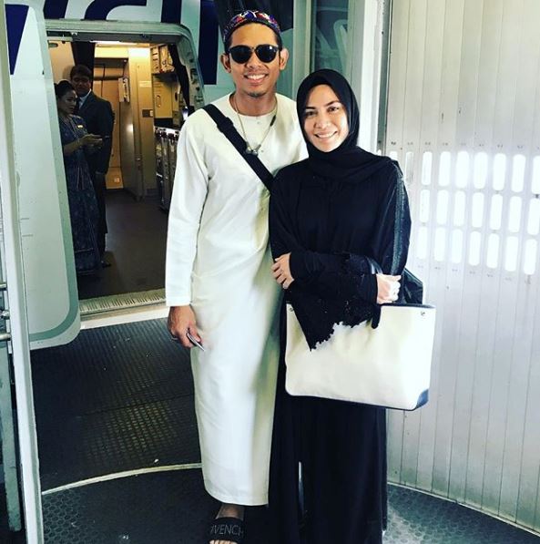 peminat terharu nabil dan isteri doakan mereka di depan kaabah