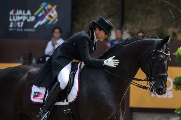 hamil 5 bulan tetapi beri 2 emas kepada malaysia 