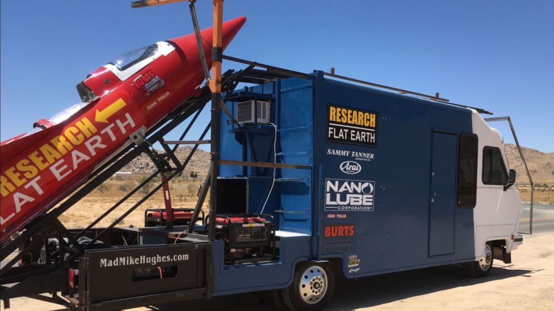 lelaki cipta jet sendiri sebab nak buktikan teori bumi itu rata