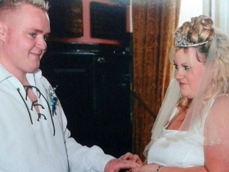 pasangan ini berkahwin semula selepas sama-sama turun 89 kilogram!