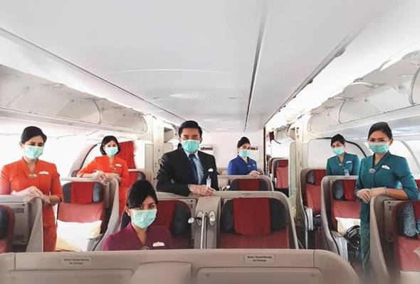 henti pakai face mask sebab penumpang tak nampak wajah pramugari
