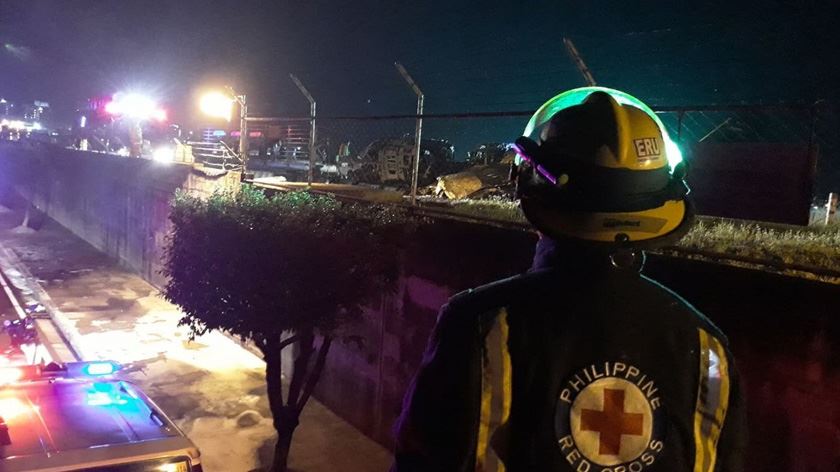pesawat bawa pasukan perubatan terbakar lalu meletup di filipina malam tadi
