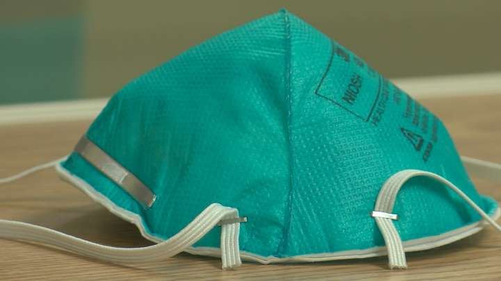 kerajaan uk mahu guna semula ppe rawat covid-19 undang kecaman doktor