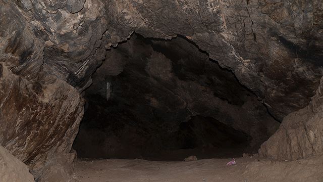 wang dah habis, pelancong asing terpaksa kuarantin diri dalam gua