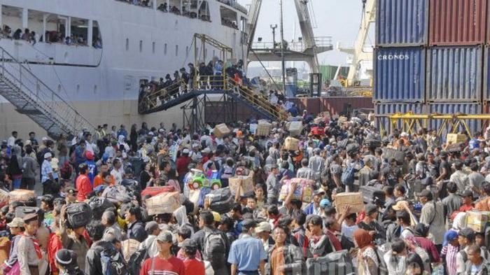 indonesia terpaksa benarkan rakyatnya pulang berhari raya di kampung tahun ini