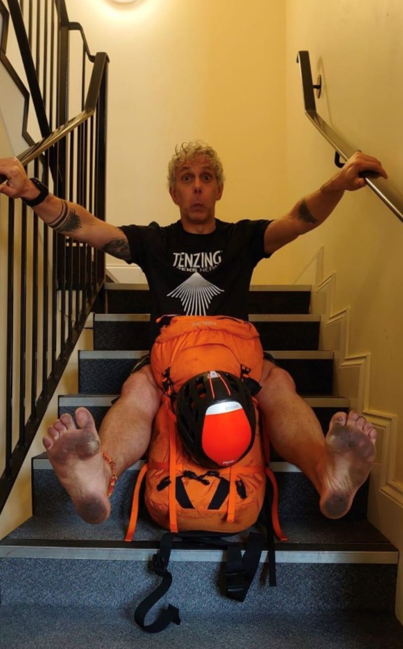 lelaki 51 tahun daki everest dengan hanya turun naik tangga rumah