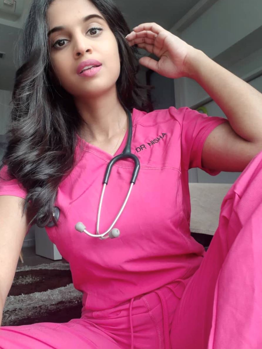 dari miss world malaysia, kini dr. nisha sebagai frontliner