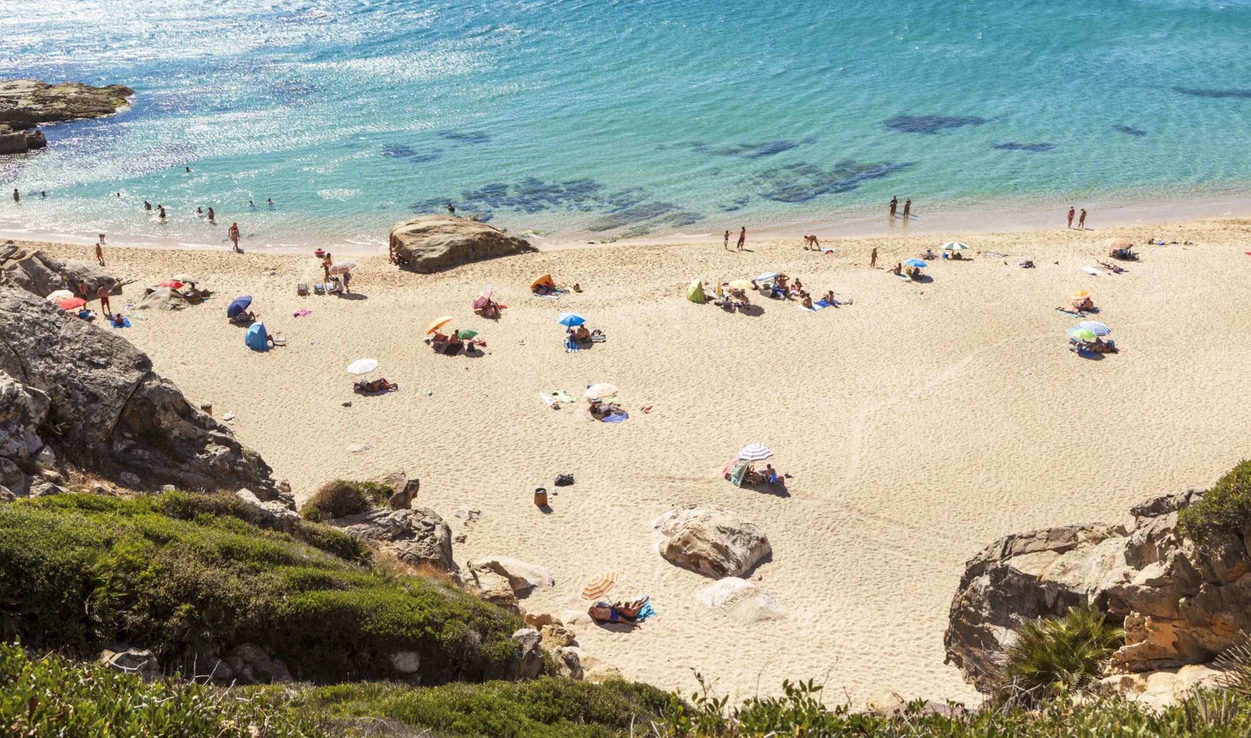sepanyol mohon maaf sembur pantai dengan peluntur elak covid-19