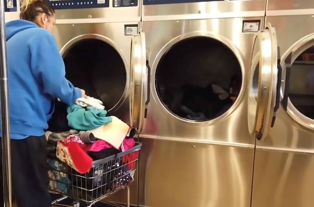 sentuh pakaian tercemar, pekerja dobi positif covid-19 dan jangkiti 12 mangsa lain