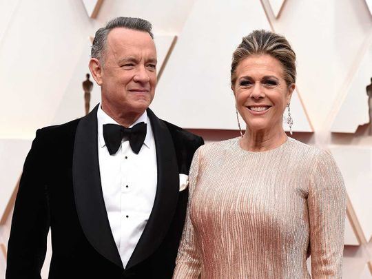tom hanks hantarkan corona kepada corona 