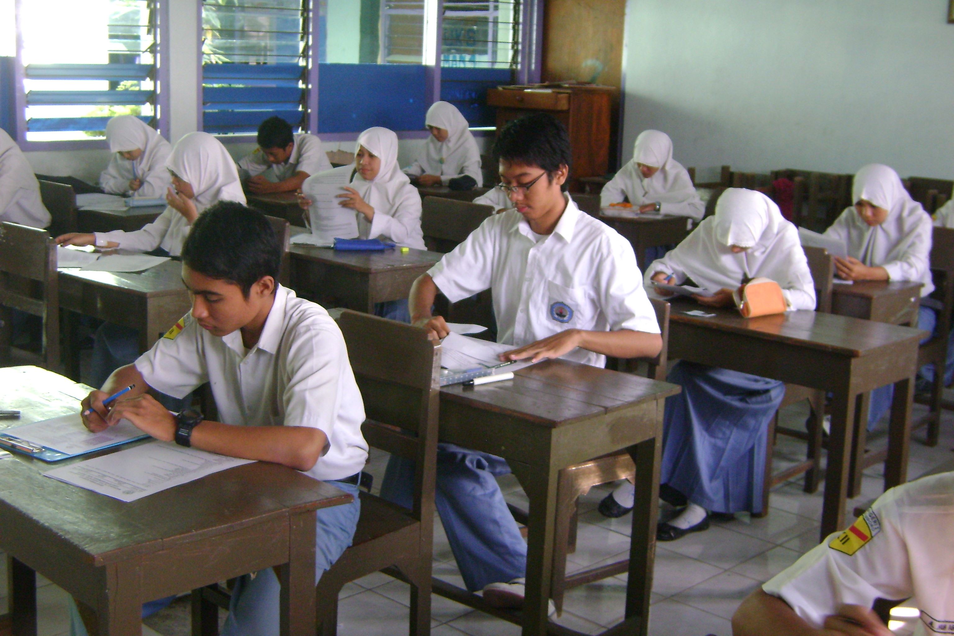 angkara covid-19, indonesia batalkan semua peperiksaan sekolah bagi tahun 2020