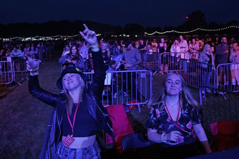 akan dikekalkan masa depan, ini keadaan konsert live dengan social distancing