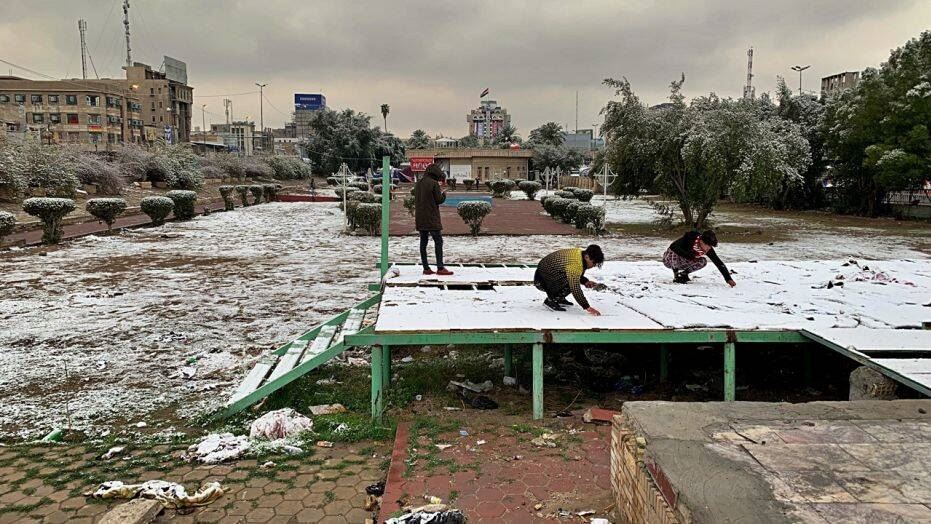 salji kini mulai turun di iraq, dulunya negara panas dan berpasir