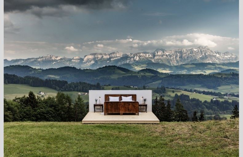 hotel buat tawaran baru, bilik tanpa dinding dengan view kaki gunung