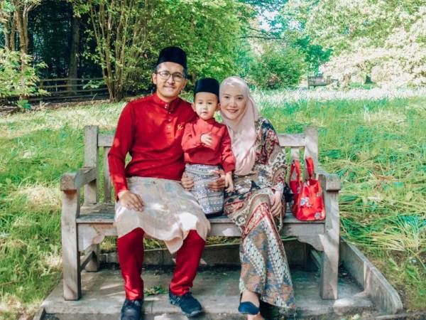 kanak-kanak dari malaysia ada iq genius di dunia, umur 2 tahun dah boleh baca buku