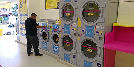 hanya boleh bungkus, makan di kedai adalah tidak dibenarkan