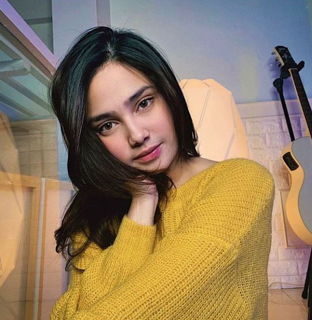 aktres cantik ini dakwa ada kebolehan bercakap dengan hantu