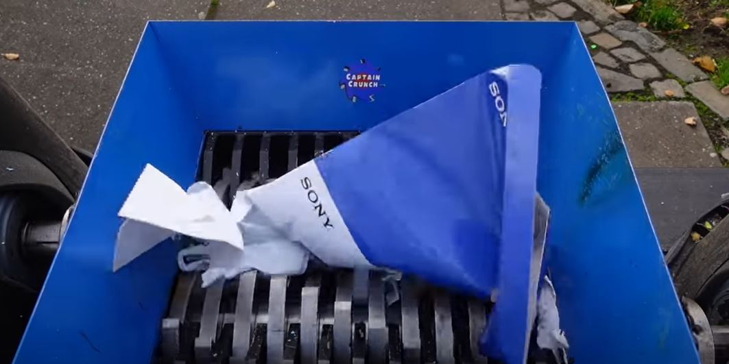 sakit hati tengok youtuber hancurkan ps5 guna mesin pencincang