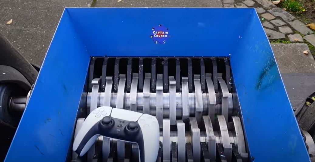 sakit hati tengok youtuber hancurkan ps5 guna mesin pencincang