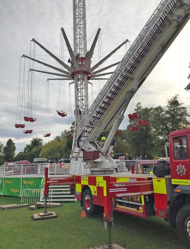 (video) buaian alami masalah teknikal, pengunjung tergantung 2 jam di udara