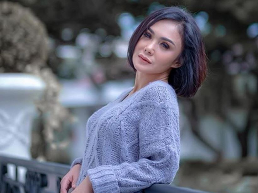 penyanyi popular indonesia ini sering berbual dengan pokok yang ditanam