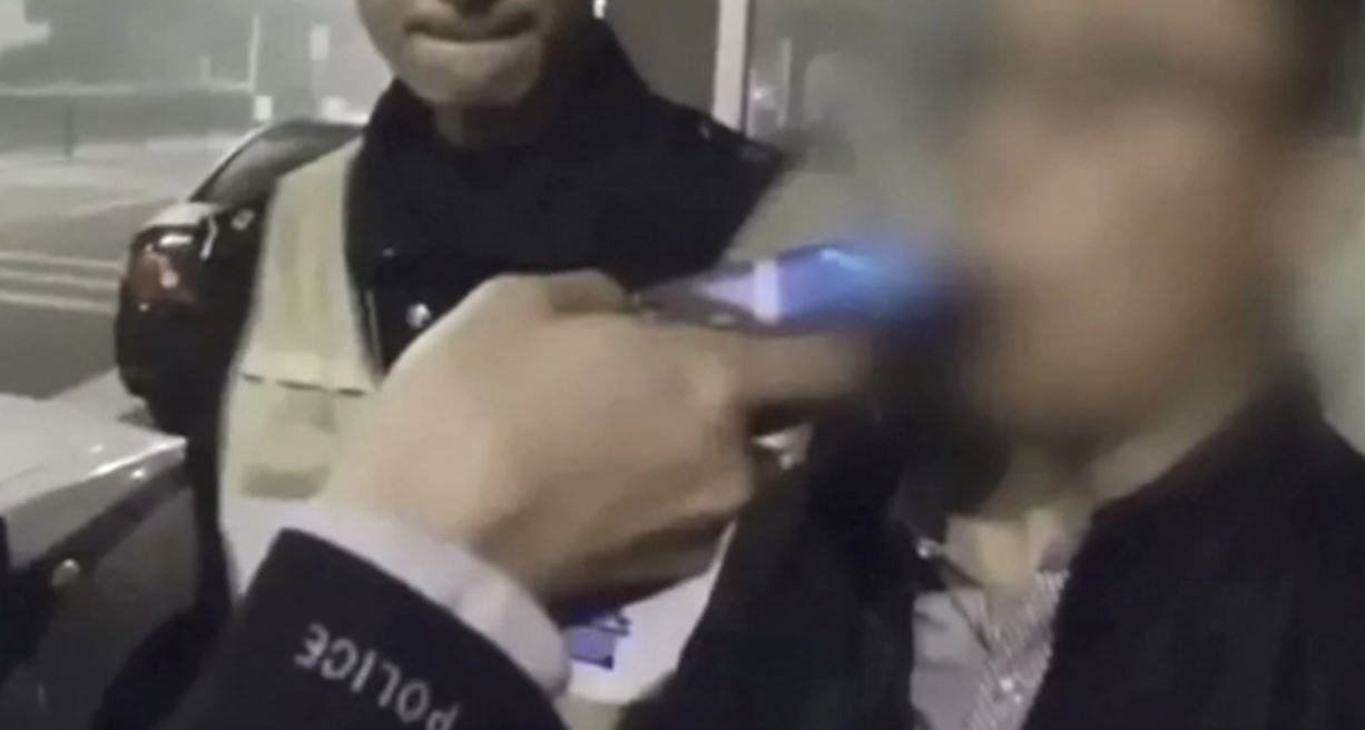 berjaya dapat lesen memandu lepas 9 kali ujian, malam tu lesen kena gantung pula