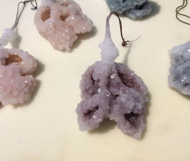 letak barang dalam laut mati, hasilnya ? memang cantik !