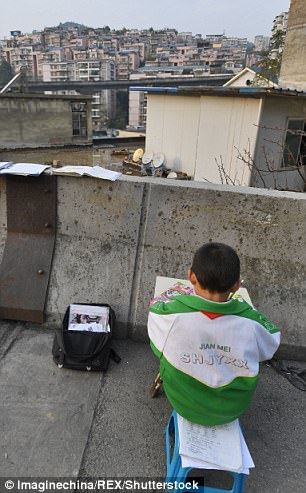 rumah tak ada lampu, belajar tepi jalan dan mampu staright a