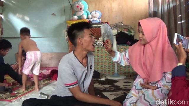 pengantin lelaki selepas peluk bekas kekasih di majlis pekahwinannya