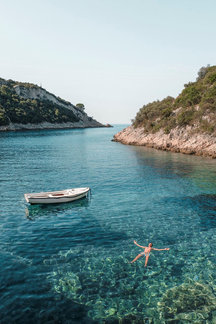 setiap gambar bercuti ni ada emoji tersorok. cuba cari !