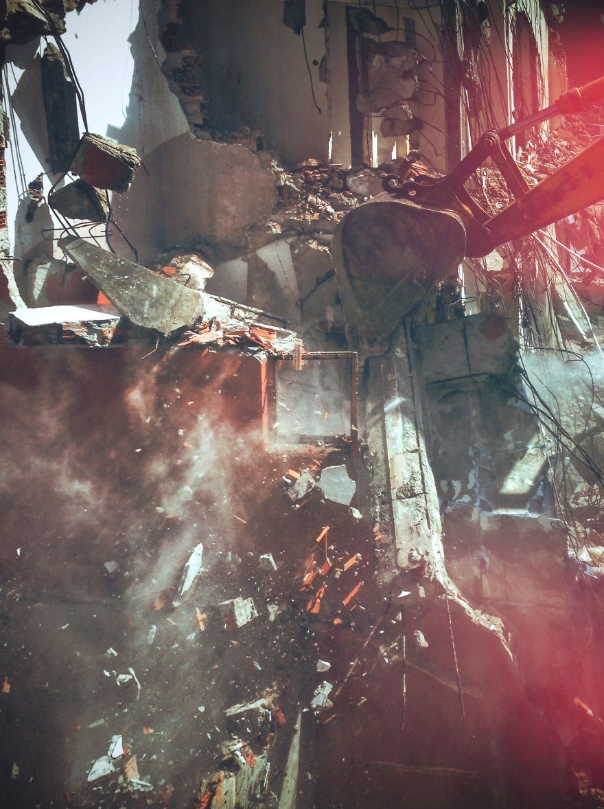 12 tahun lelaki ni ambil gambar tingkap yang sama, sampailah suatu hari..