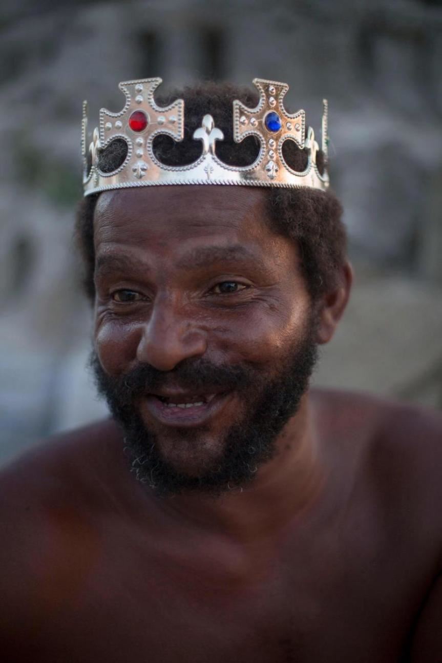 tak nak bayar sewa, lelaki ni duduk dalam istana pasir