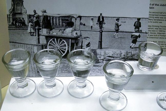 kenapa ais krim kena makan dalam cone eh ?