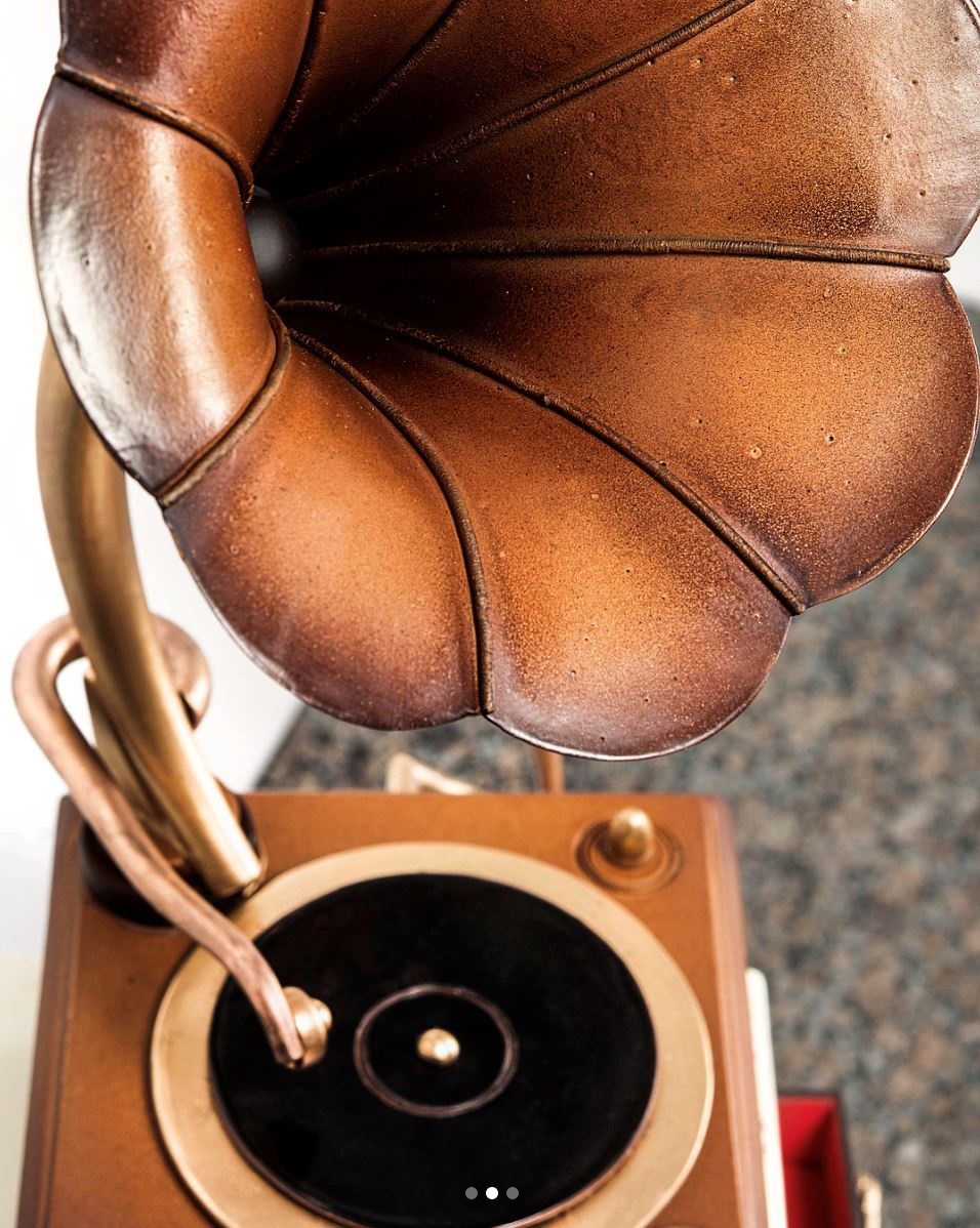 macam tak percaya je semua ni sebenarnya dibuat daripada coklat?