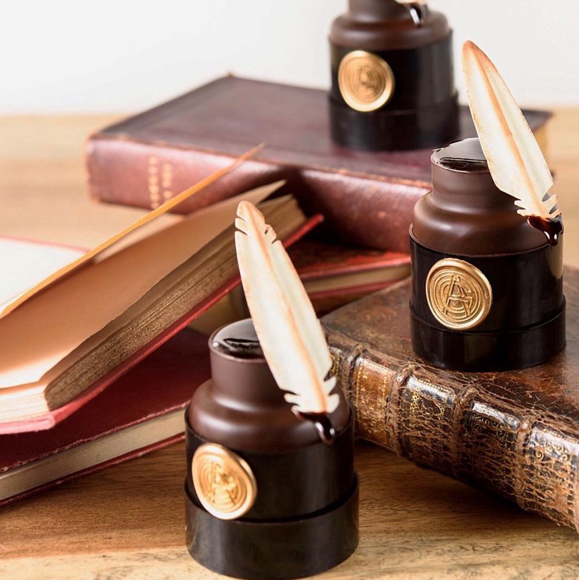 macam tak percaya je semua ni sebenarnya dibuat daripada coklat?