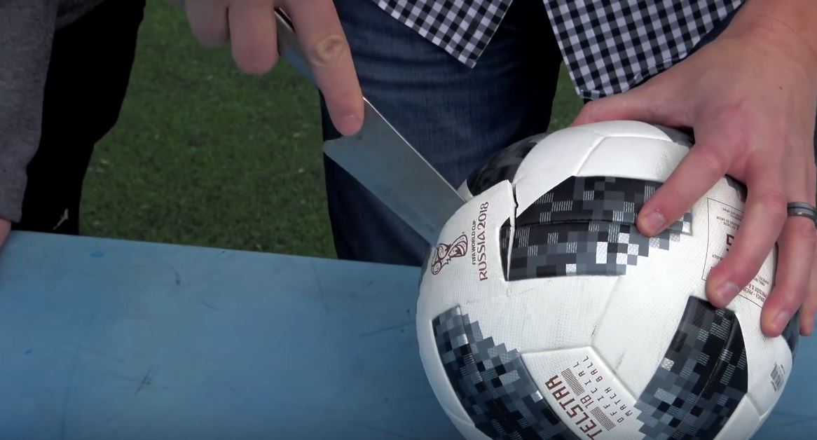 potong bola rasmi piala dunia, lihat ada apa dalam bola ini?