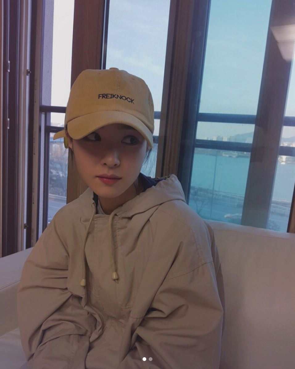 share gambar bercuti, shin se kyung di tuduh buat dagu bentuk v?