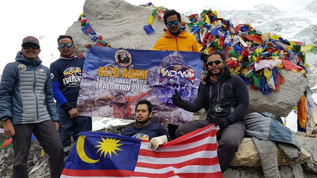 mengengsot selama 14 hari, rakyat malaysia ini berjaya menawan gunung everest