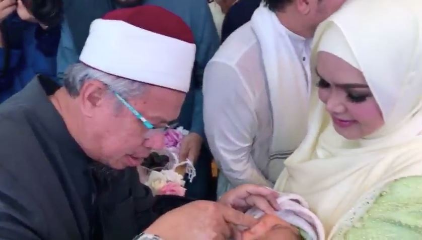 siti aafiyah binti khalid adalah nama anak ds siti nurhaliza