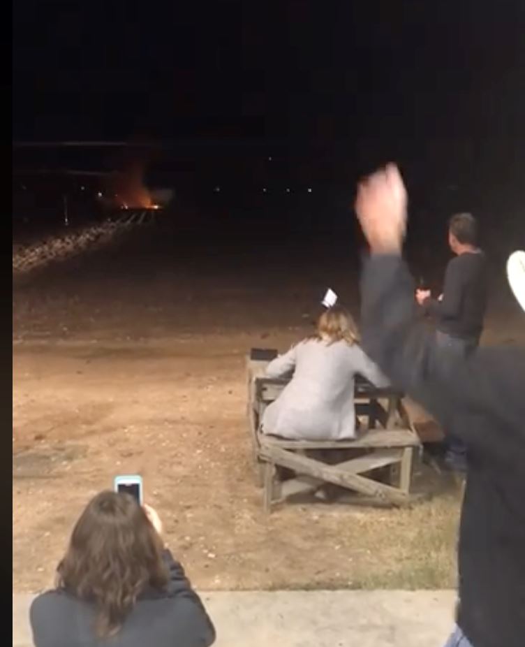 selepas bercerai, wanita buat majlis letupkan baju kahwin