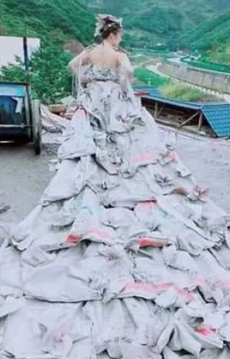 petani guna 40 beg simen untuk buat baju kahwinnya sendiri