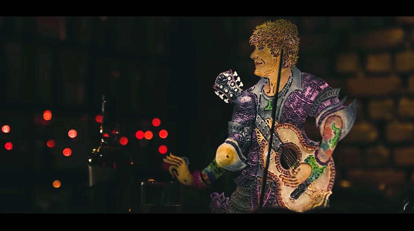 ed sheeran versi wayang kulit, muzik video happier di hasilkan semula versi berbeza