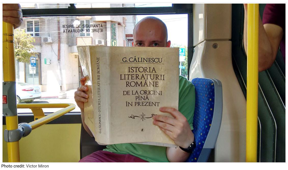 siapa yang baca buku masa naik bas, boleh dapat tiket bas free