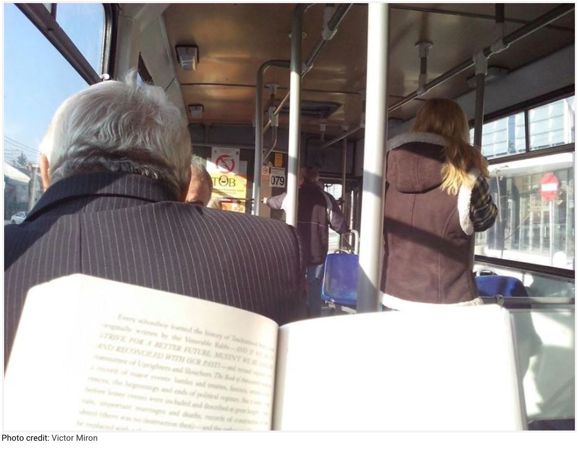 siapa yang baca buku masa naik bas, boleh dapat tiket bas free