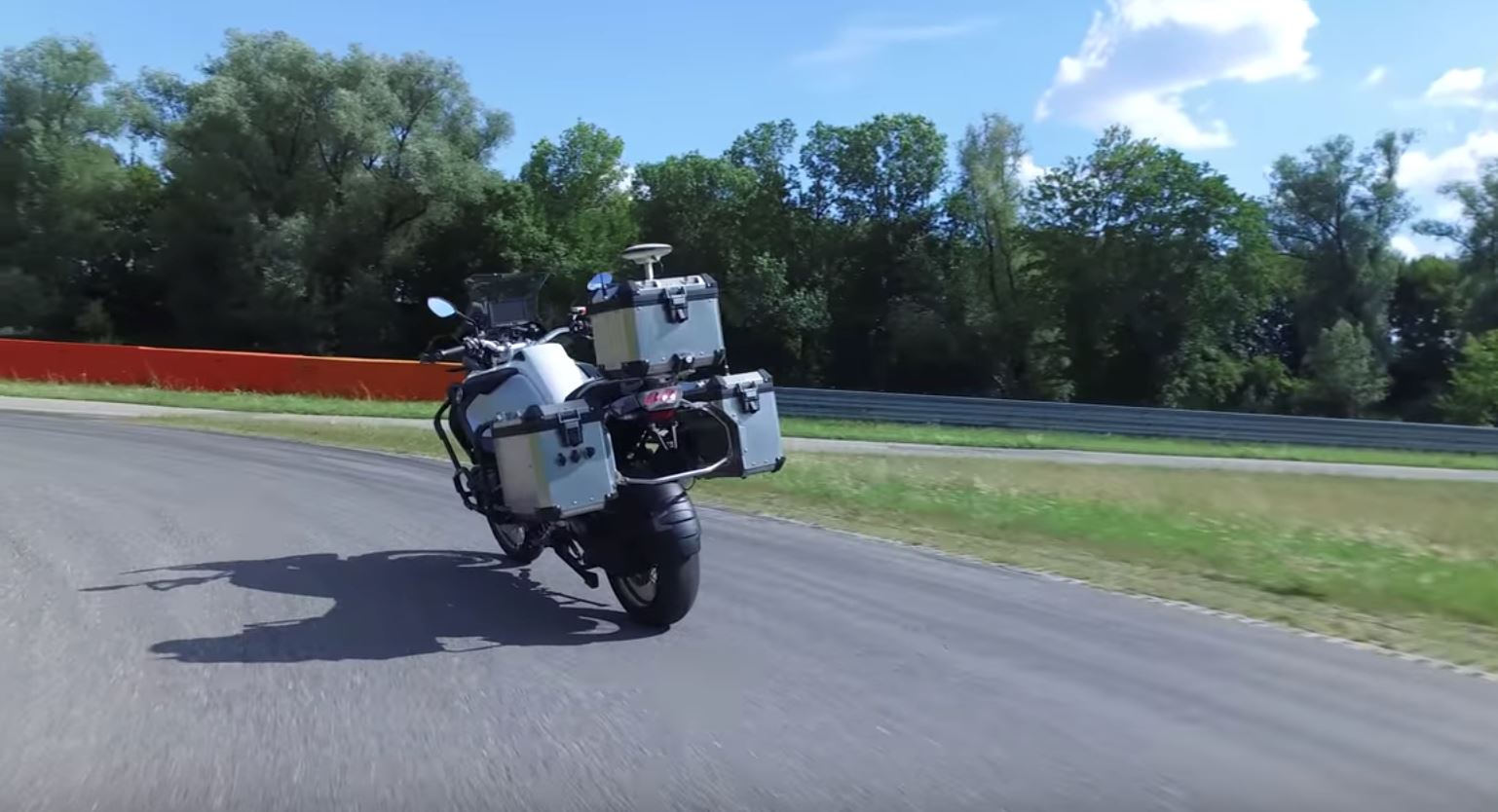 macam ghost rider, motosikal drive sendiri tanpa pemandu kini di cipta