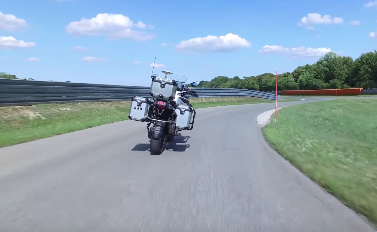 macam ghost rider, motosikal drive sendiri tanpa pemandu kini di cipta