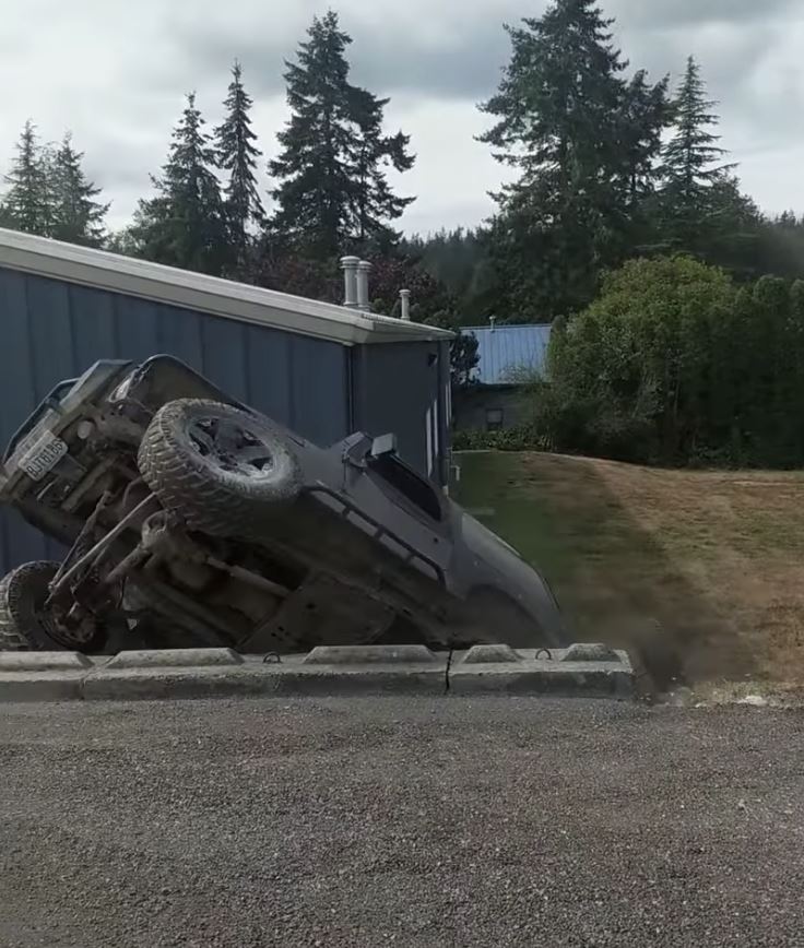 degil nak juga bawa jeep yang brek rosak, last sekali menyesal