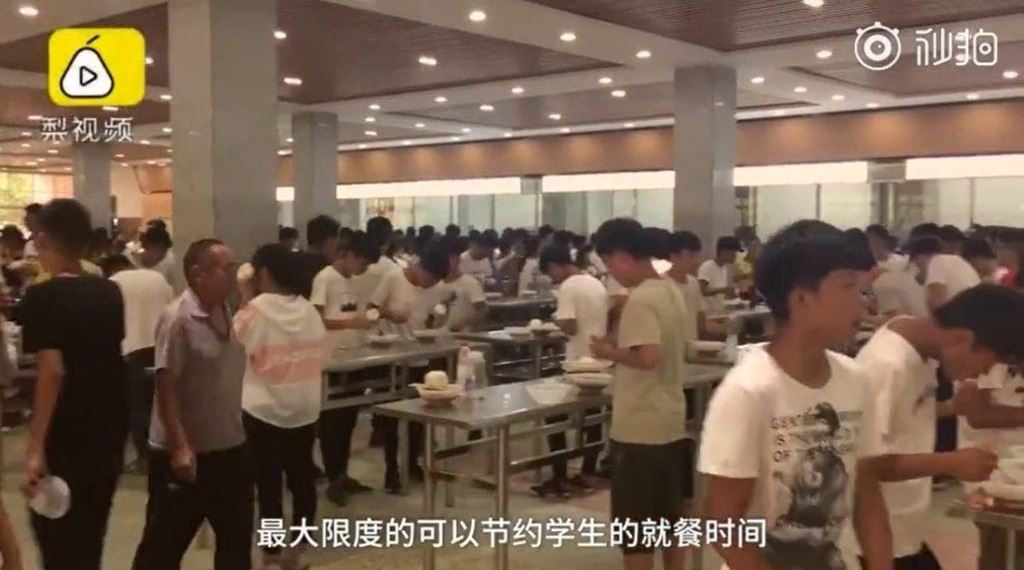 tak mahu bagi rehat lama, sekolah buang kerusi di kantin 